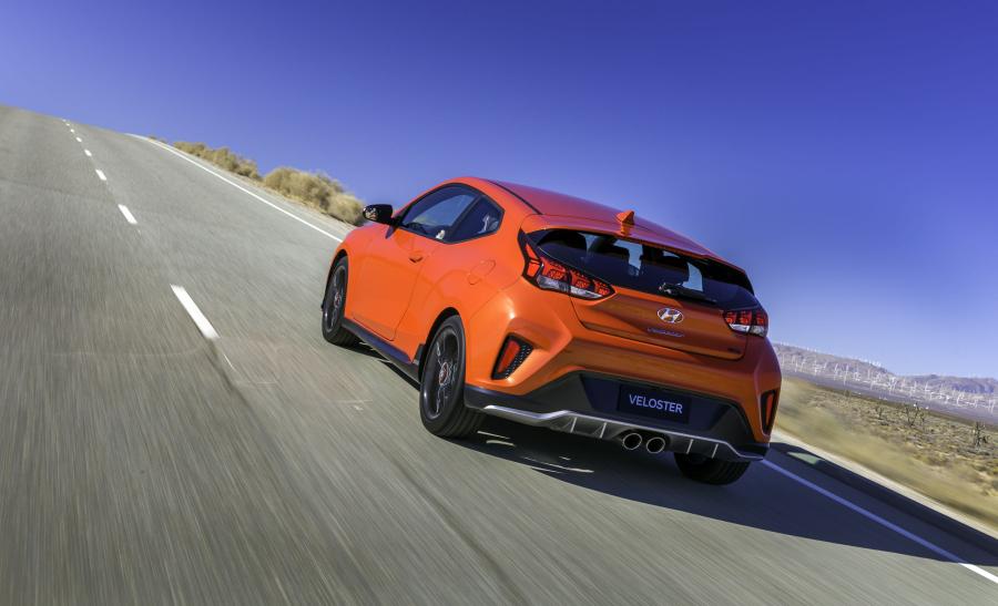  Hyundai Veloster Turbo R-Spec 2018 года  (NA) (фото 12 из 44)